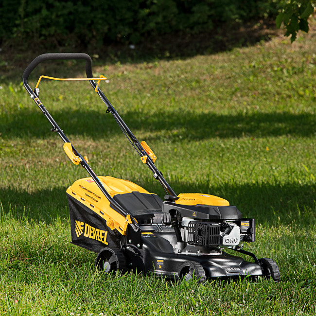 Газонокосилка бензиновая GLD-420, 146 см3, ширина 42 см, 40 л Denzel в Красноярске Газонокосилка бензиновая GLD-420, 146 см3, ширина 42 см, 40 л Denzel в Красноярске