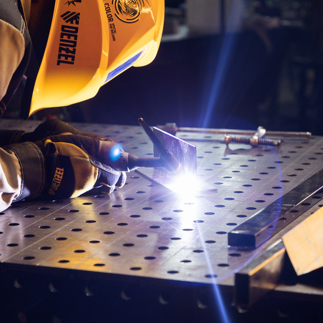 Аппарат инвертор. аргонодуговой сварки ITIG-200 DС Pulse Cold Weld, 200 А, ПВ 60% Denzel в Красноярске