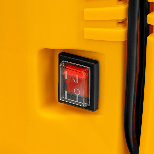 Компрессор воздушный DL1300, 10 бар, 1,3 кВт 180 л/мин 5 л, с набором аксессуаров Denzel в Красноярске