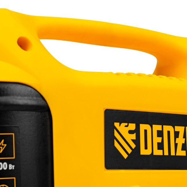 Компрессор воздушный DL1300, 10 бар, 1,3 кВт 180 л/мин 5 л, с набором аксессуаров Denzel в Красноярске