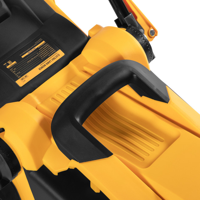 Газонокосилка электрическая GM-1200, 1200 Вт, ширина 32 см, 3 уровня, травосборник 25 л. Denzel в Красноярске Газонокосилка электрическая GM-1200, 1200 Вт, ширина 32 см, 3 уровня, травосборник 25 л. Denzel в Красноярске