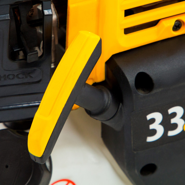 Триммер бензиновый DT 33, 33 см3, 1.8 л. с, неразъемная штанга, состоит из 2 частей Denzel в Красноярске