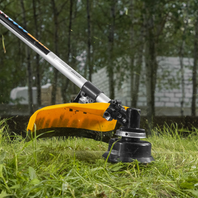 Триммер бензиновый DT 33, 33 см3, 1.8 л. с, неразъемная штанга, состоит из 2 частей Denzel в Красноярске