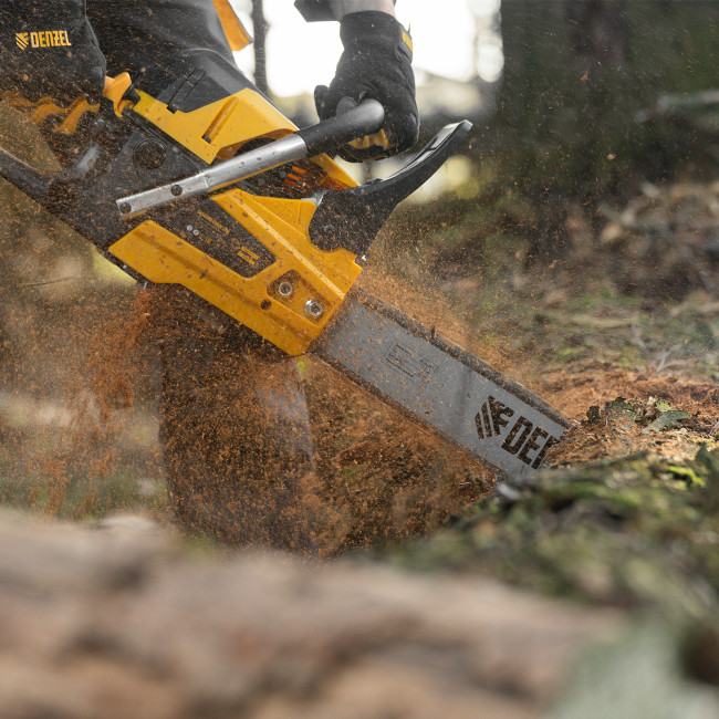 Пила цепная бензиновая DS-5218, шина 45 см, 52 см3, 3 л.с, шаг 0,325, паз 1,5 мм, 72 звена Denzel в Красноярске