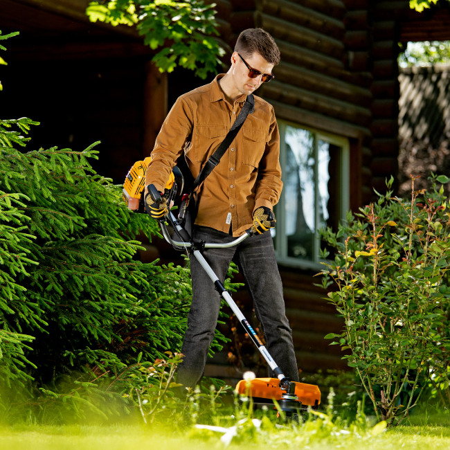 Триммер бензиновый DT 43S, 43 см3, 2.5 л. с, разъемная штанга, состоит из 2 частей Denzel в Красноярске