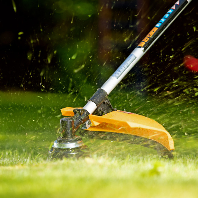 Триммер бензиновый DT 43S, 43 см3, 2.5 л. с, разъемная штанга, состоит из 2 частей Denzel в Красноярске