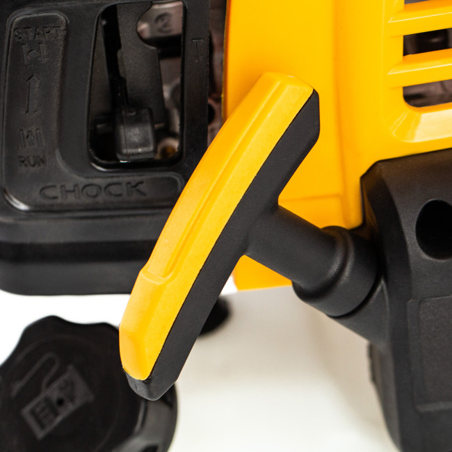 Триммер бензиновый DT 52, 52 см3, 3 л. с, неразъемная штанга, состоит из 2 частей Denzel в Красноярске