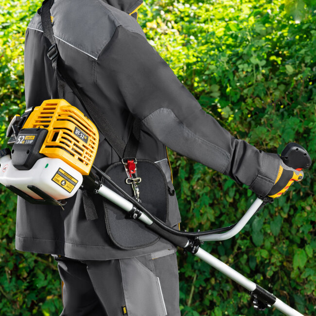 Триммер бензиновый DT 52S, 52 см3, 3 л. с, разъемная штанга, состоит из 2 частей Denzel в Красноярске