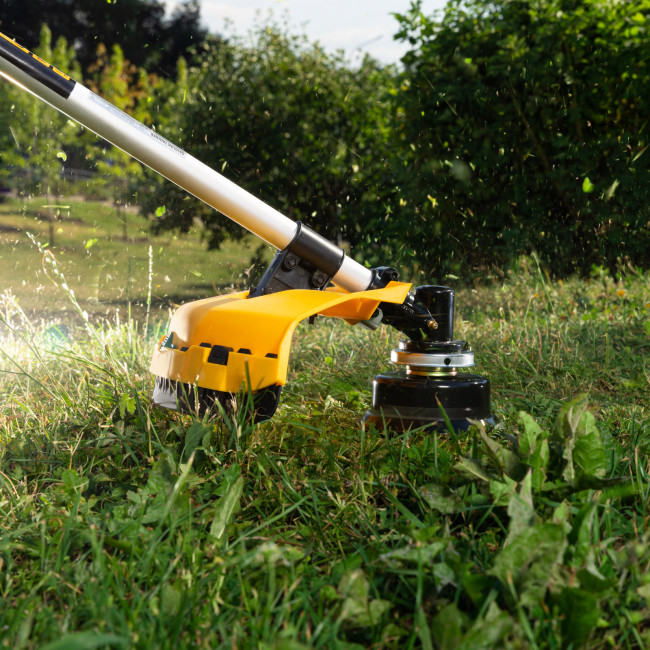 Триммер бензиновый DT 52S, 52 см3, 3 л. с, разъемная штанга, состоит из 2 частей Denzel в Красноярске