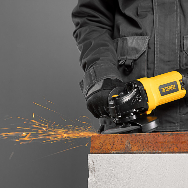 Машина шлифовальная угловая AGH125-1200A, 1200 Вт, 125 мм, 11000 об/мин Denzel в Красноярске Машина шлифовальная угловая AGH125-1200A, 1200 Вт, 125 мм, 11000 об/мин Denzel в Красноярске