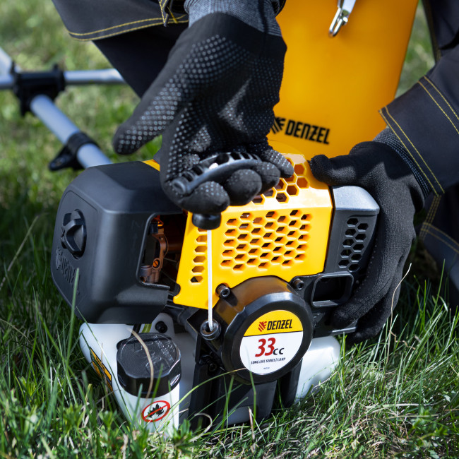 Триммер бензиновый DGT 330, 33 см3, 1.8 л. с, неразъемная штанга, состоит из 2 частей Denzel в Красноярске