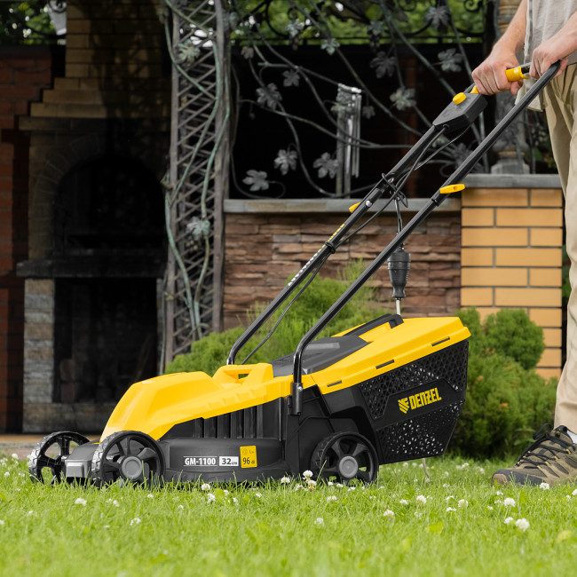 Газонокосилка электрическая GM-1100, 1100 Вт, шир. 32 см, 3 уров., травосб. 30 л Denzel в Красноярске Газонокосилка электрическая GM-1100, 1100 Вт, шир. 32 см, 3 уров., травосб. 30 л Denzel в Красноярске