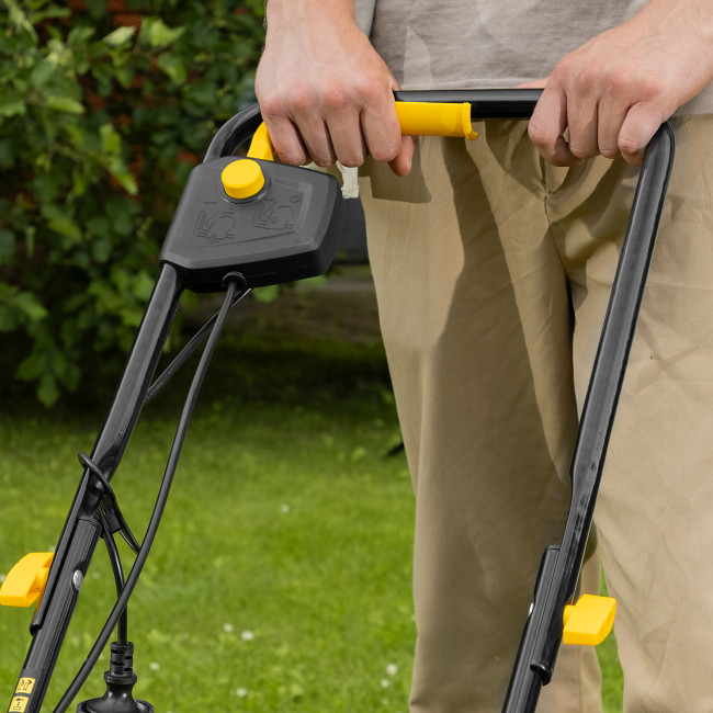 Газонокосилка электрическая GM-1100, 1100 Вт, шир. 32 см, 3 уров., травосб. 30 л Denzel в Красноярске Газонокосилка электрическая GM-1100, 1100 Вт, шир. 32 см, 3 уров., травосб. 30 л Denzel в Красноярске