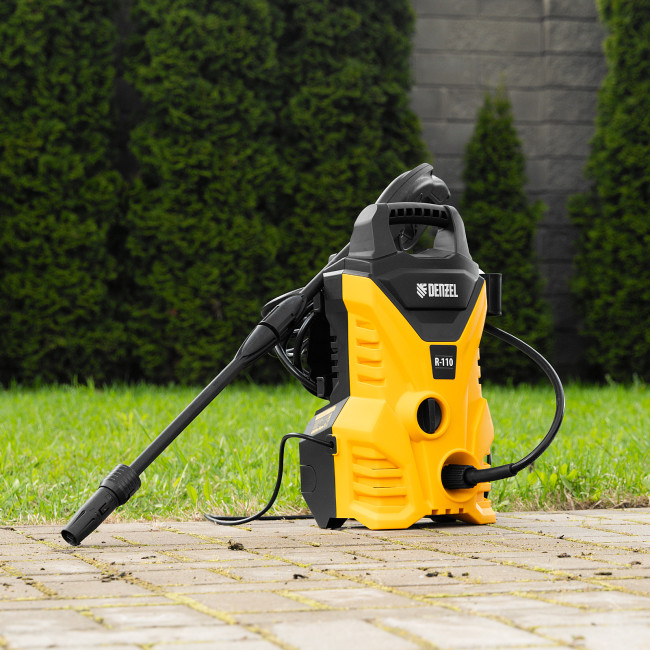 Моечная машина высокого давления R-110, 1500 Вт, 110 бар, 5,7 л/мин, переносная Denzel в Красноярске Моечная машина высокого давления R-110, 1500 Вт, 110 бар, 5,7 л/мин, переносная Denzel в Красноярске