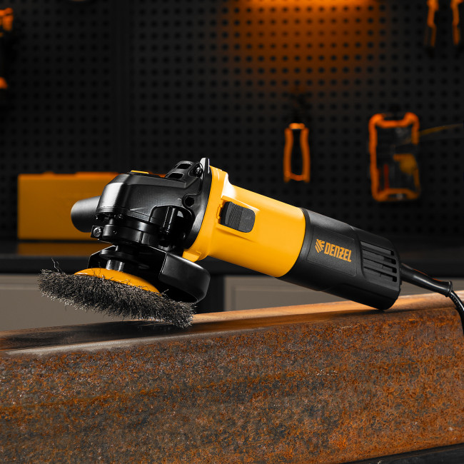 Машина шлифовальная угловая AGH125-900, 900 Вт, 125 мм, 11000 об/мин Denzel в Красноярске Машина шлифовальная угловая AGH125-900, 900 Вт, 125 мм, 11000 об/мин Denzel в Красноярске
