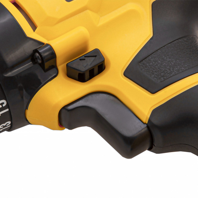 Дрель-шуруповерт аккумуляторная CDL-IB-18-02, Li-Ion, 18 В, 2 акк. Denzel в Красноярске