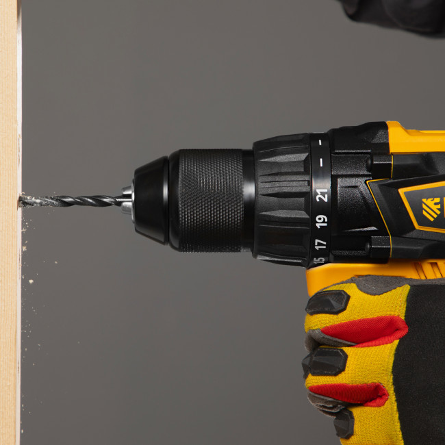 Дрель-шуруповерт аккумуляторная, бесщет. BLDL-IB-18-02, Li-Ion, 18 В, 2 акк. Denzel в Красноярске