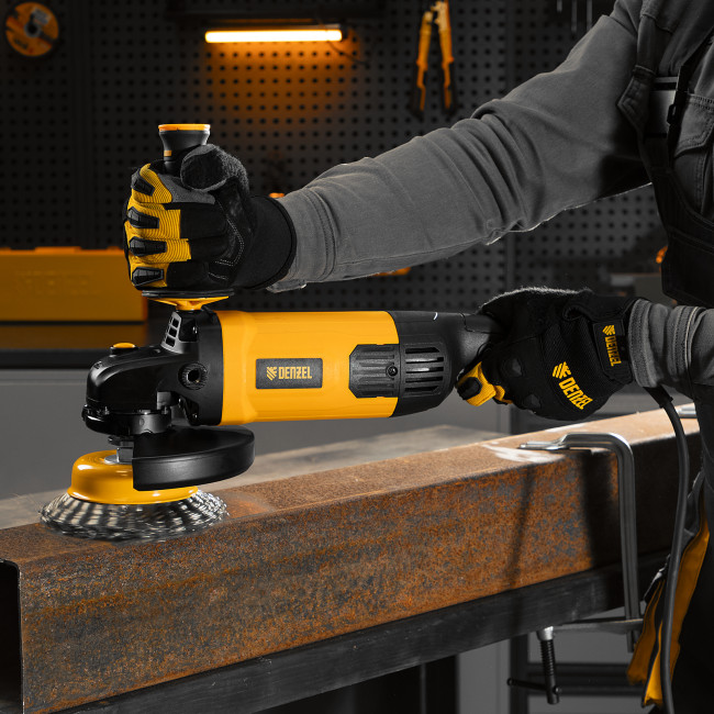 Машина шлифовальная угловая AG180-2000, 2000 Вт, 180 мм, 8500 об/мин Denzel в Красноярске Машина шлифовальная угловая AG180-2000, 2000 Вт, 180 мм, 8500 об/мин Denzel в Красноярске