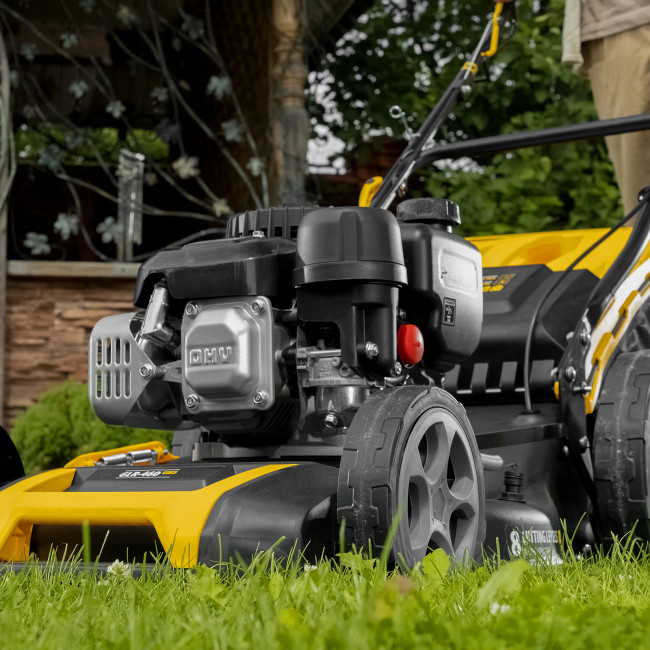 Газонокосилка бензиновая GLR-460SP-ZS, 149 см3, ширина 46 см, привод, травосборник 65 л Denzel в Красноярске Газонокосилка бензиновая GLR-460SP-ZS, 149 см3, ширина 46 см, привод, травосборник 65 л Denzel в Красноярске