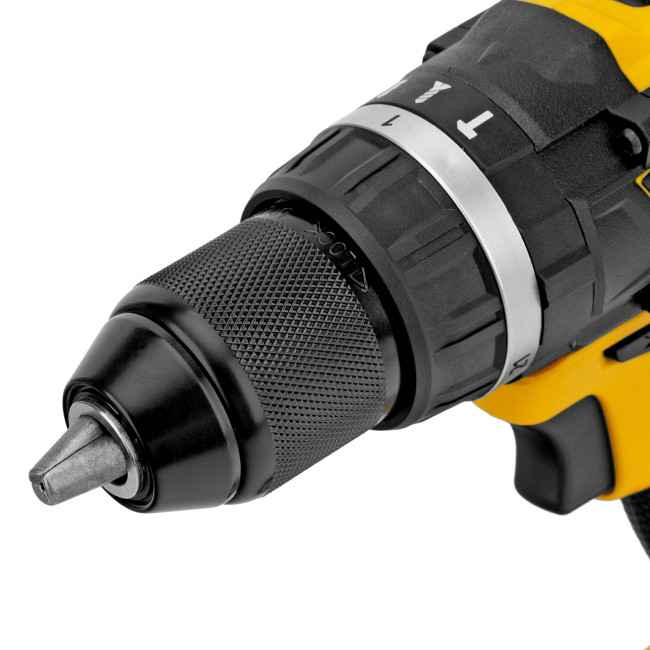 Дрель-шуруповерт аккумуляторная ударная бесщет CIDB-IB-18-02, Li-Ion, 18 В, 2 акк. Denzel в Красноярске