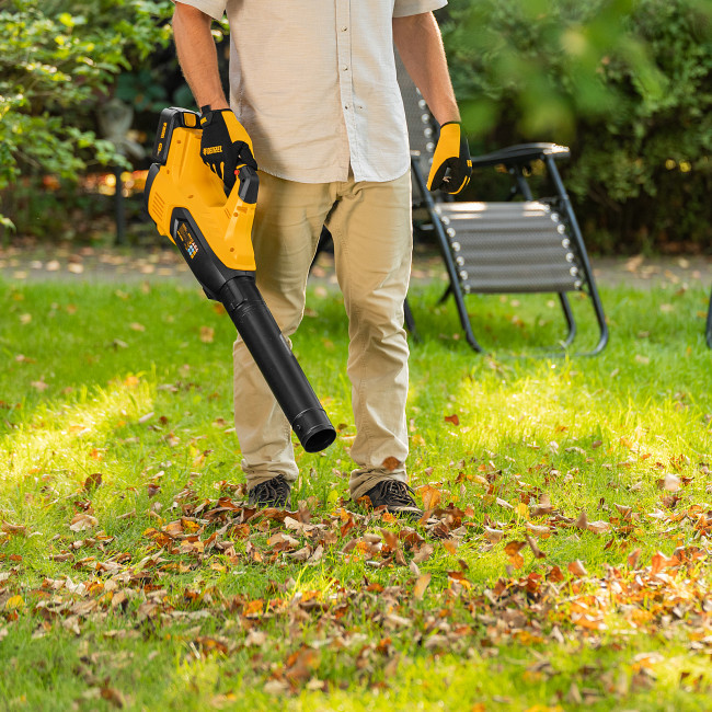 Воздуходувка аккумуляторная RB180-36, Li-ion, 36 В, 4 Ач, 180 км/ч, 820 м3/ч Denzel в Красноярске Воздуходувка аккумуляторная RB180-36, Li-ion, 36 В, 4 Ач, 180 км/ч, 820 м3/ч Denzel в Красноярске