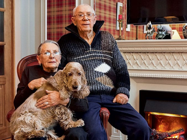 Каминокомплект Alexandria - Махагон коричневый антик с очагом Danville Black FB2 в Красноярске Каминокомплект Alexandria - Махагон коричневый антик с очагом Danville Black FB2 в Красноярске