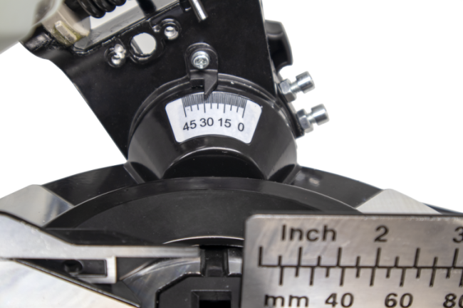 Торцовочная пила Ресанта ТП-210 в Красноярске Торцовочная пила Ресанта ТП-210 в Красноярске