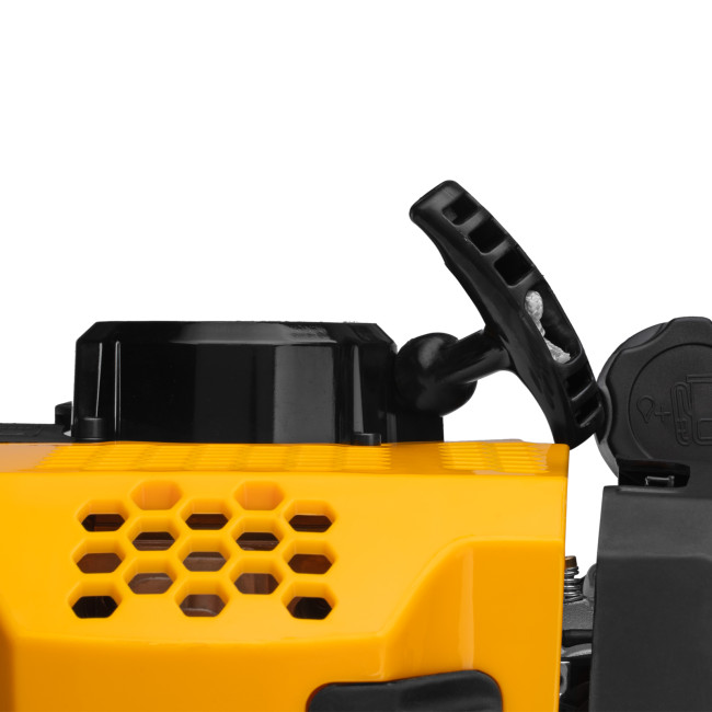 Триммер бензиновый DGT-43-PRO, анти-вибро, 43 см3, неразъем, состоит из 2 частей Denzel в Красноярске