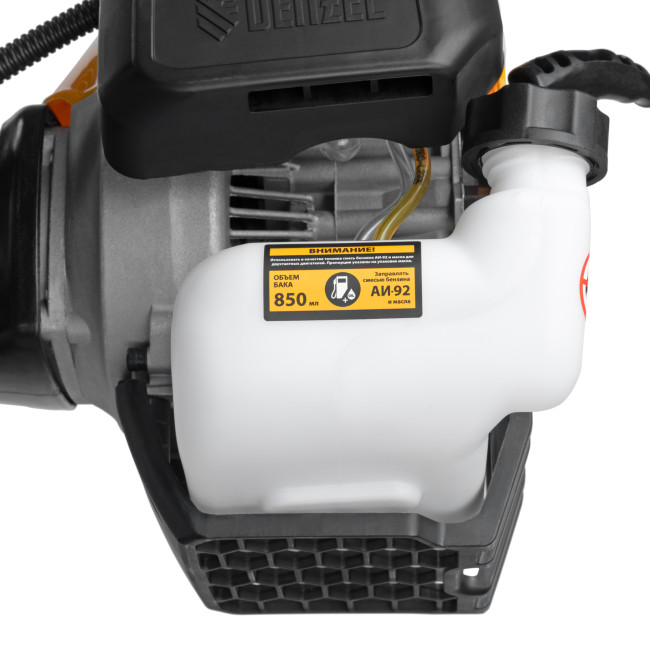 Триммер бензиновый DGT-43-PRO, анти-вибро, 43 см3, неразъем, состоит из 2 частей Denzel в Красноярске