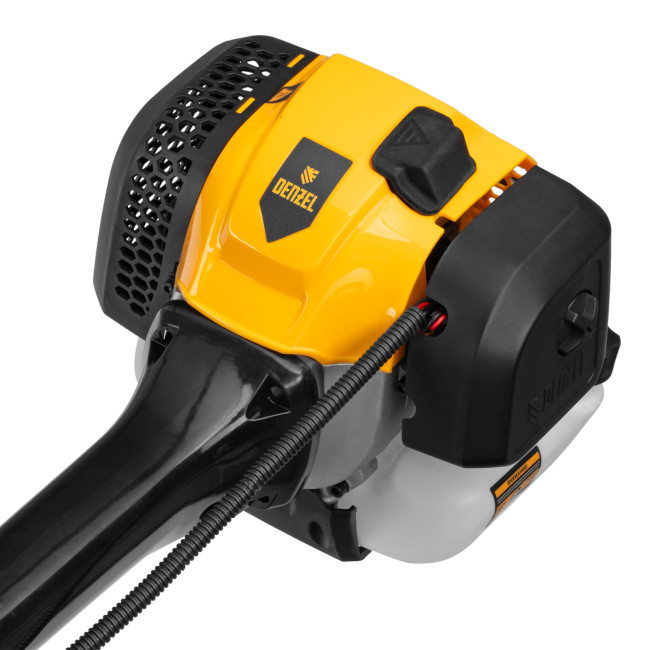 Триммер бензиновый DGT-52-PRO, анти-вибро, 52 см3, неразъем, состоит из 2 частей Denzel в Красноярске