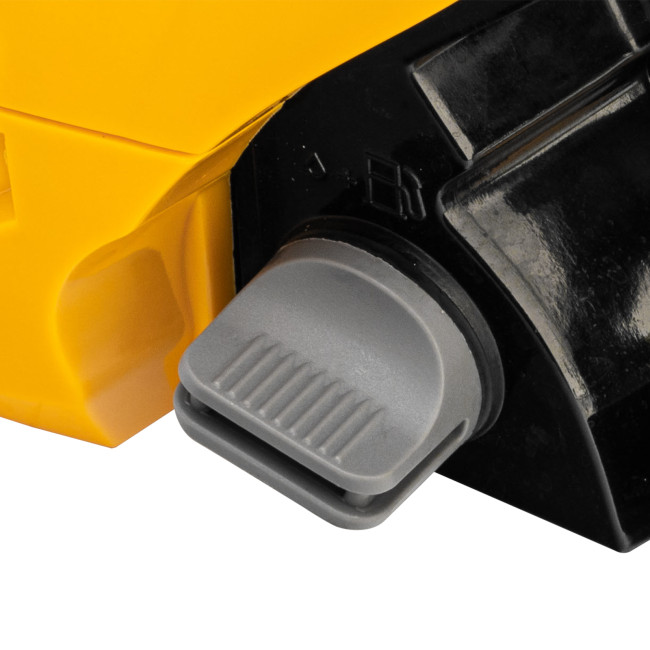 Пила цепная бензиновая DGS-4516, шина 40 см, 45 см3, 3 л.с, шаг 3/8, паз 1.3 мм, 57 звеньев Denzel в Красноярске