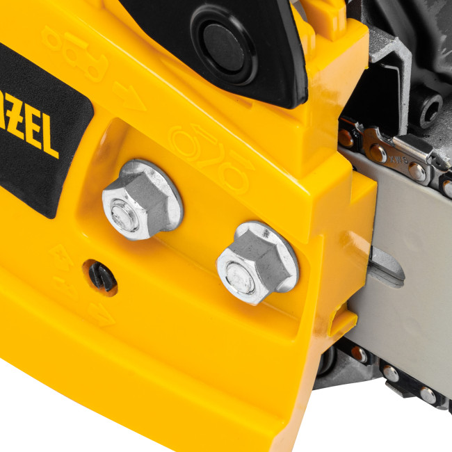 Пила цепная бензиновая DGS-4516, шина 40 см, 45 см3, 3 л.с, шаг 3/8, паз 1.3 мм, 57 звеньев Denzel в Красноярске