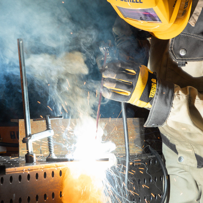 Аппарат инвертор. дуговой сварки DM-220 Standart, 220 А, ПВ 60% Denzel в Красноярске