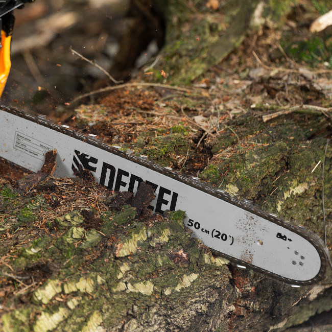 Пила цепная бензиновая DGS-5820, шина 50 см, 58 см3, 4.1 л.с, шаг 0.325, паз 1.5 мм, 76 звеньев Denzel в Красноярске
