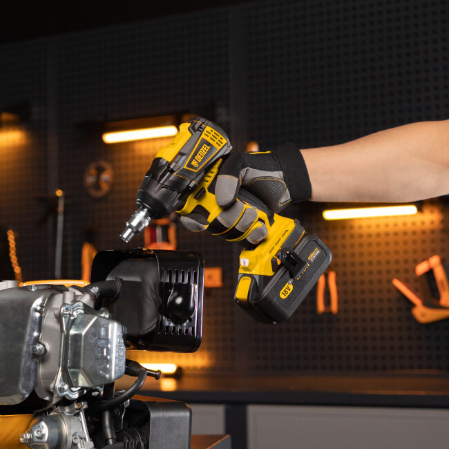 Гайковерт ударный аккумуляторный бесщет CIW-IB-300-0, Li-ion, 18В, 300Нм Denzel в Красноярске